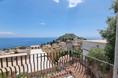 Nearby landmark, Balcony/Terrace, Sea view