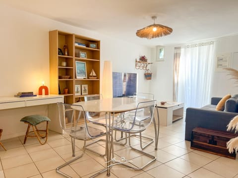 Library, Living room, Seating area, Dining area
