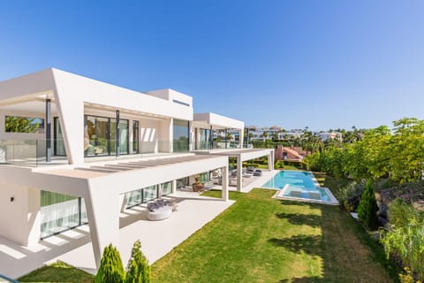 Villa Haza del Conde - EaW Homes Villa in Marbella
