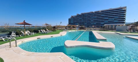 Property building, Day, Swimming pool