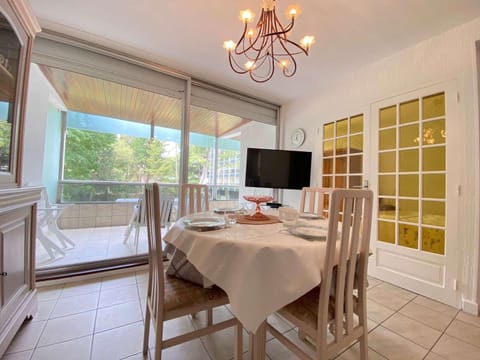 Calme et verdoyant: Appart 2 pièces, terrasse, parking, proche plage et commerces - FR-1-245-74 Apartment in La Baule-Escoublac