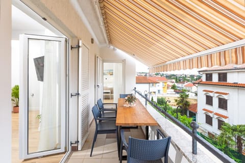 Day, Balcony/Terrace, Dining area