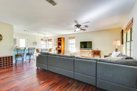 Waterfront Pass Christian Oasis about 2 Mi to Beach! House in Pass Christian