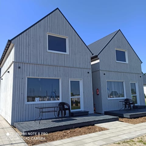 Property building, Day