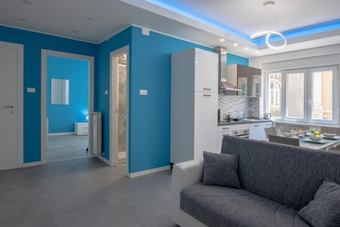 [Fibra SuperFast] Politeama Rossetti Modern Suite Apartment in Trieste