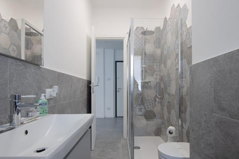 [Fibra SuperFast] Politeama Rossetti Modern Suite Apartment in Trieste