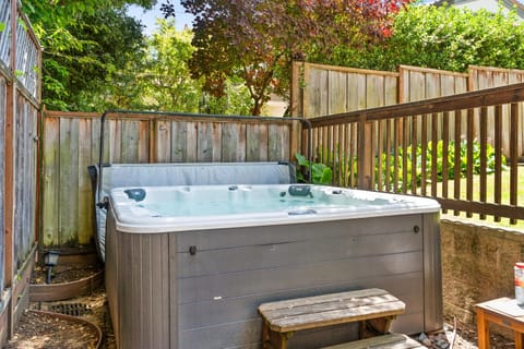 Hot Tub, Spa and wellness centre/facilities