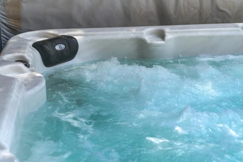 Hot Tub, Spa and wellness centre/facilities