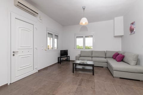 Living room, Seating area, internet, air conditioner