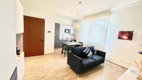 TV and multimedia, Kitchen or kitchenette, Living room, Dining area