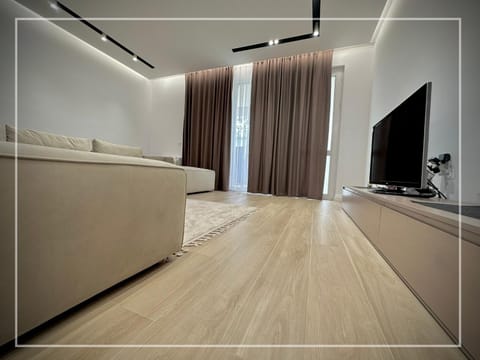 Communal lounge/ TV room, TV and multimedia, Living room, Seating area, Evening entertainment