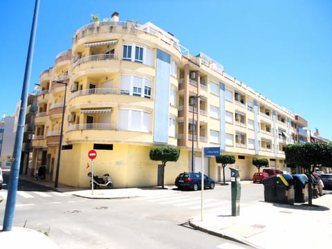 Property building, Facade/entrance, Off site
