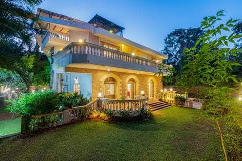 Property building, Facade/entrance, Night, Garden, Garden view