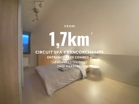 Bed, Photo of the whole room, Bedroom, Text overlay