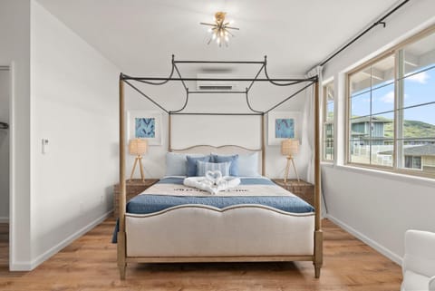 Bed, View (from property/room), Photo of the whole room, Bedroom, Mountain view, towels