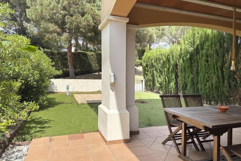 Garden, Dining area