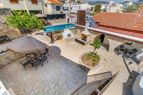 Property building, Facade/entrance, Bird's eye view, Balcony/Terrace, Swimming pool