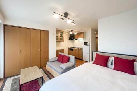 Bed, Kitchen or kitchenette, Seating area, minibar