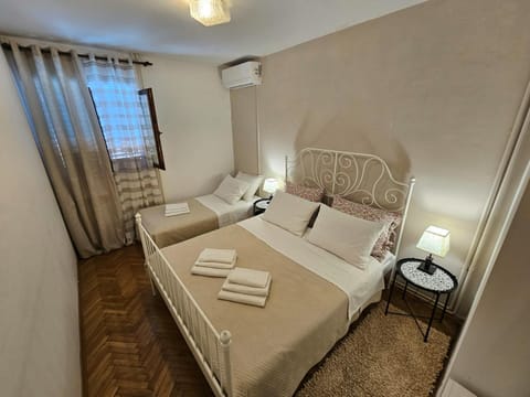 Room Gorana with swimming pool Apartment in Dubrovnik-Neretva County