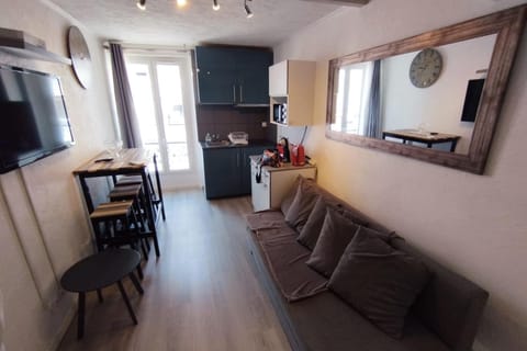 TV and multimedia, Living room, Dining area