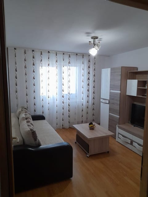 Bed, Living room, Photo of the whole room, Seating area