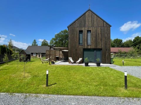 Property building, Spring, Day, Natural landscape, Garden, Garden view