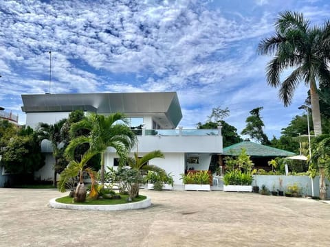 Property building, Garden view, Parking