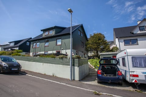 Property building, Neighbourhood, Location