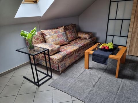 Bed, Living room
