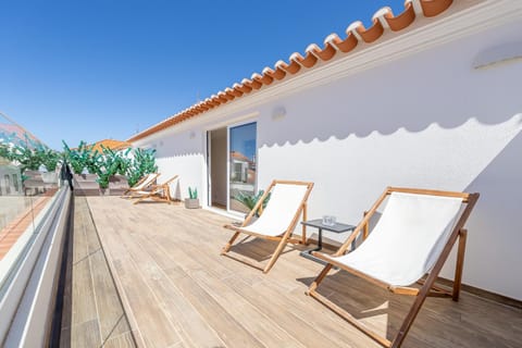 Balcony/Terrace, sunbed
