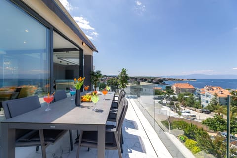 Property building, Day, View (from property/room), Balcony/Terrace, City view, Sea view