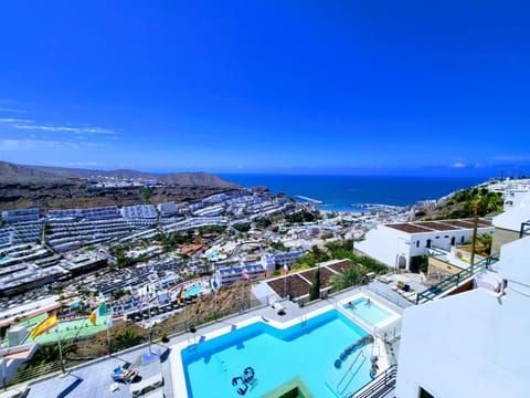 Beach, Swimming pool, Swimming pool, sunbed
