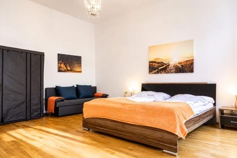 Property building, Bed, Seating area, Bedroom