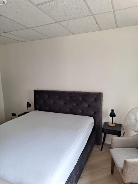 Beautiful studio 14 F in chic neighborhood in center Apartment in Rotterdam