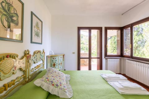 Bed, Garden view, Sea view, hair dryier, towels, air conditioner