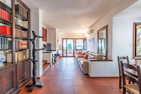 Living room, air conditioner