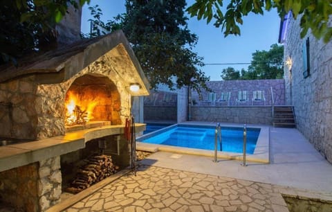 Patio, BBQ facilities