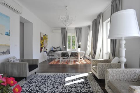 Living room, Seating area, Dining area