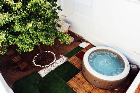 Hot Tub, Garden view