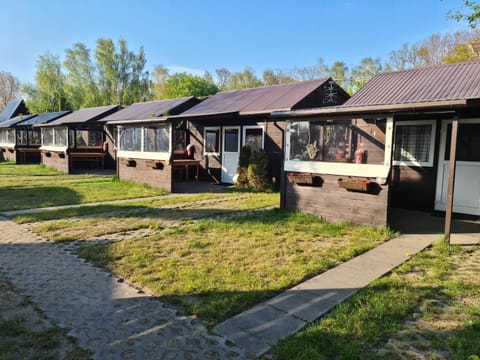 Property building, Spring, Day, Neighbourhood, Garden, Balcony/Terrace
