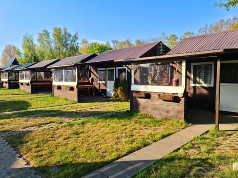 Property building, Spring, Day, Neighbourhood, Natural landscape, Garden, Balcony/Terrace
