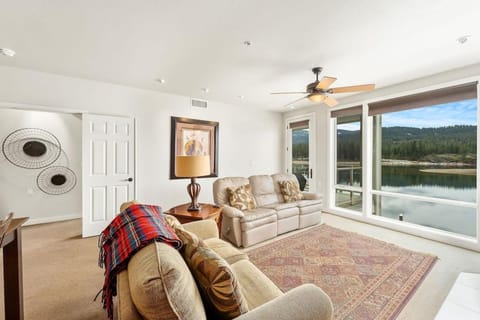 Day, View (from property/room), Living room, Seating area, Lake view, furniture, air conditioner