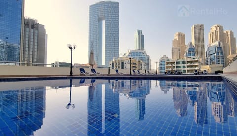 50% OFF Summer Offert, Nice w/ Balcony & Pool View Apartment in Dubai