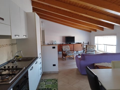 TV and multimedia, Kitchen or kitchenette, Dining area