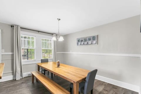 Renovated Mins to BHM CrossPlex-Central Park Chic House in Birmingham