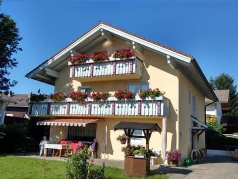Property building, Day, Garden, Garden view