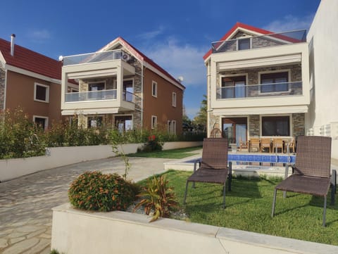 Property building, Day, Garden, sunbed