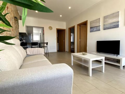 Communal lounge/ TV room, TV and multimedia, Living room