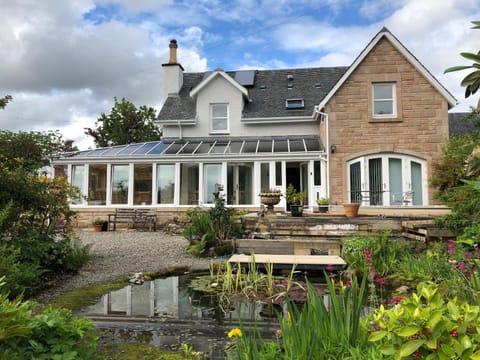 Property building, Facade/entrance, Garden