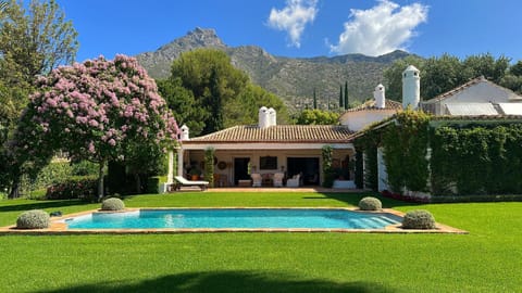 EL ALMENDRAL Premium Villa Marbella Hill Club Villa in Marbella